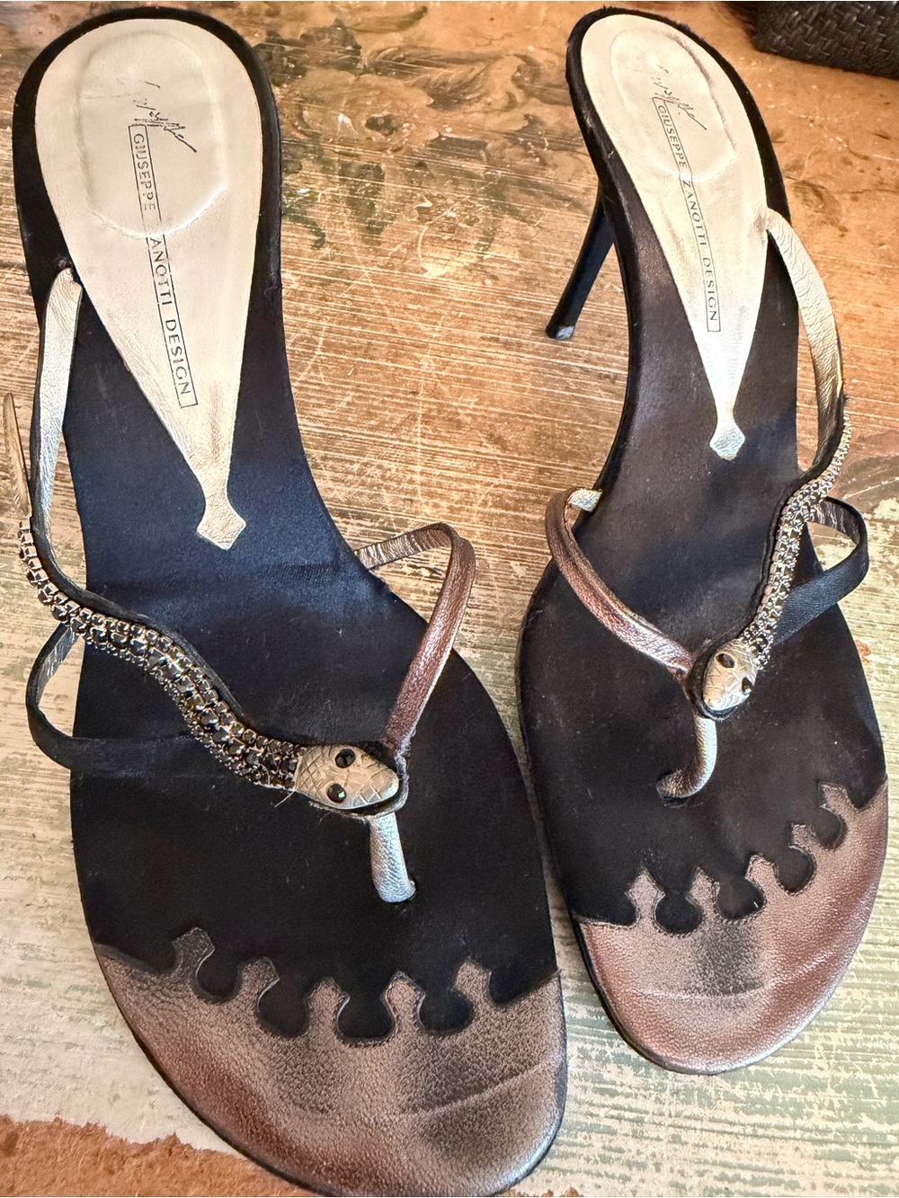 Giuseppe Zanotti slip on blk &crystal snake slides Size 40 archival style GC!
